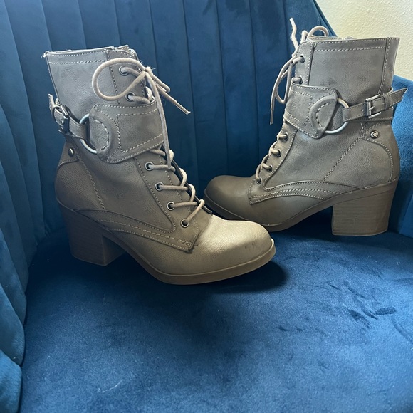 Guess lace up ankle boots - Picture 3 of 11